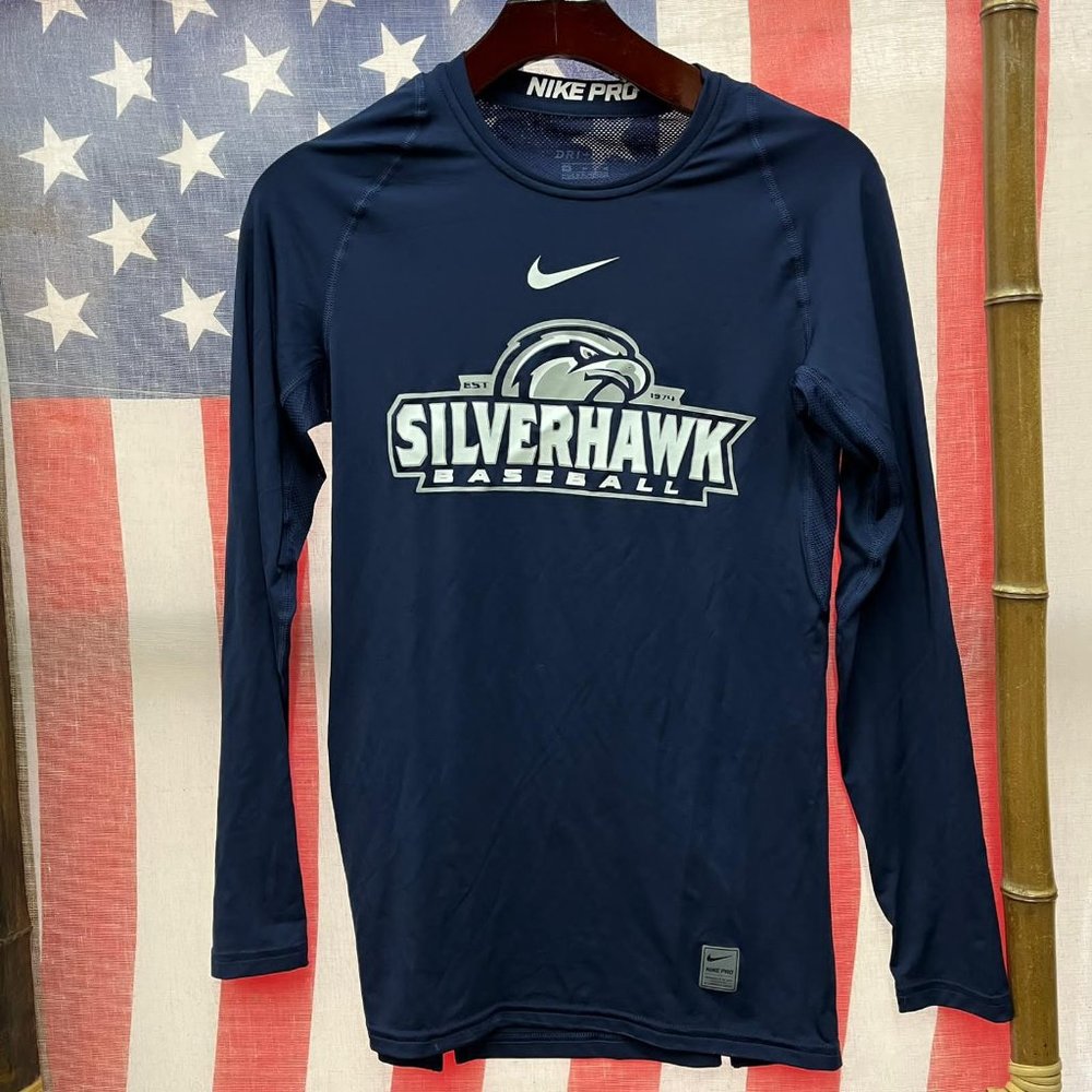 NWOT Nike 1pc Tee
